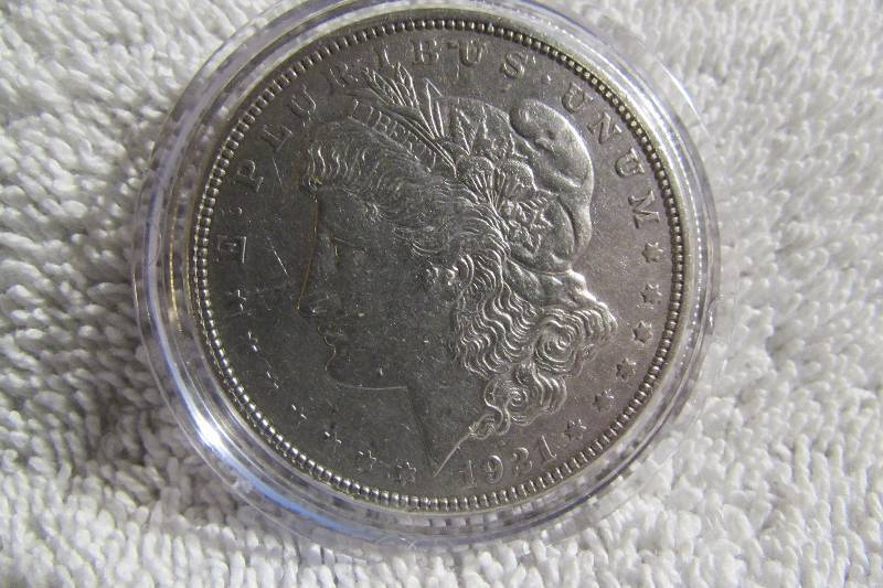 1921 MORGAN SILVER DOLLAR, 90% SILVER