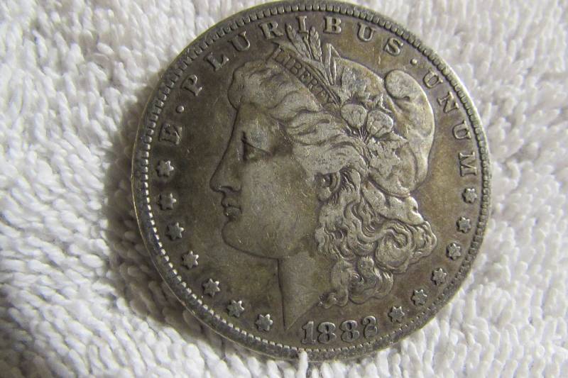 1882 - S MORGAN SILVER DOLLAR, 90% SILVER