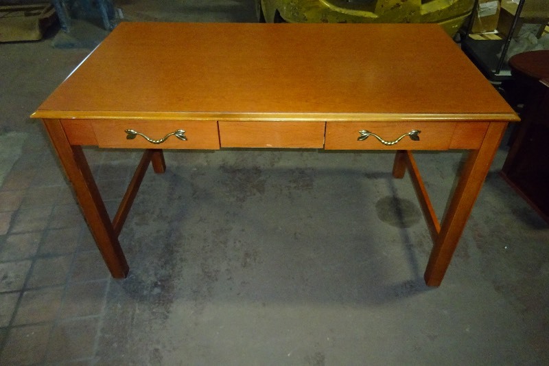 Desk with 1 drawer