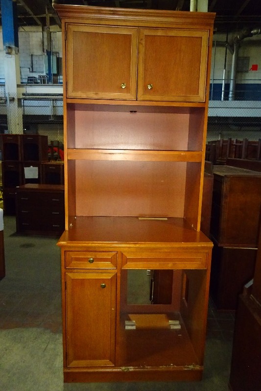 2 Pc hutch cabinet