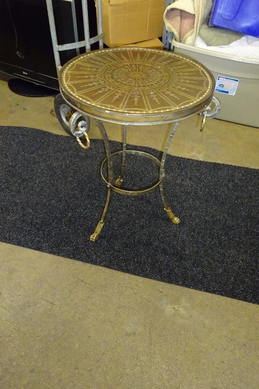 Metal end tableplant stand