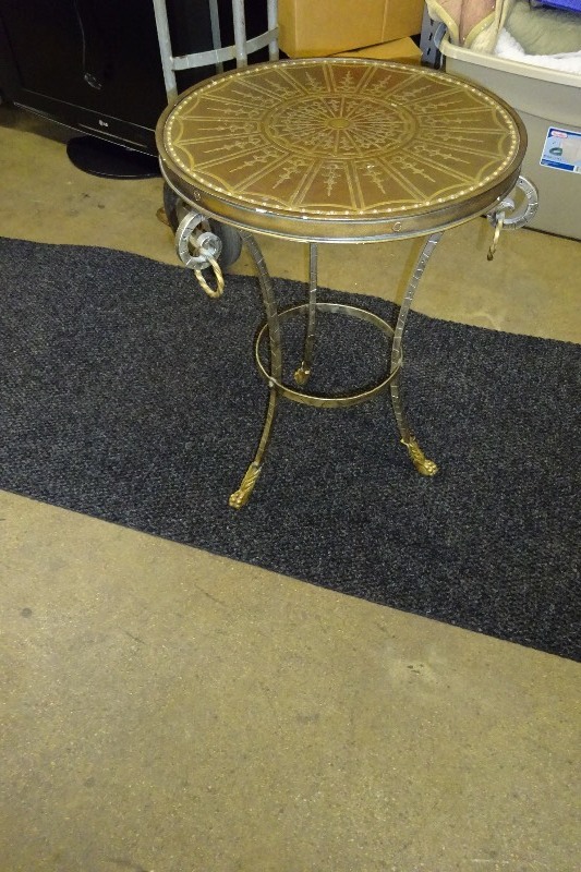 Metal end tableplant stand