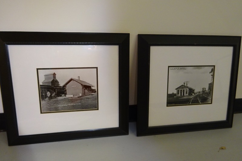 2 Pictures Depot in Granada MN - Depot from Spring Vallet