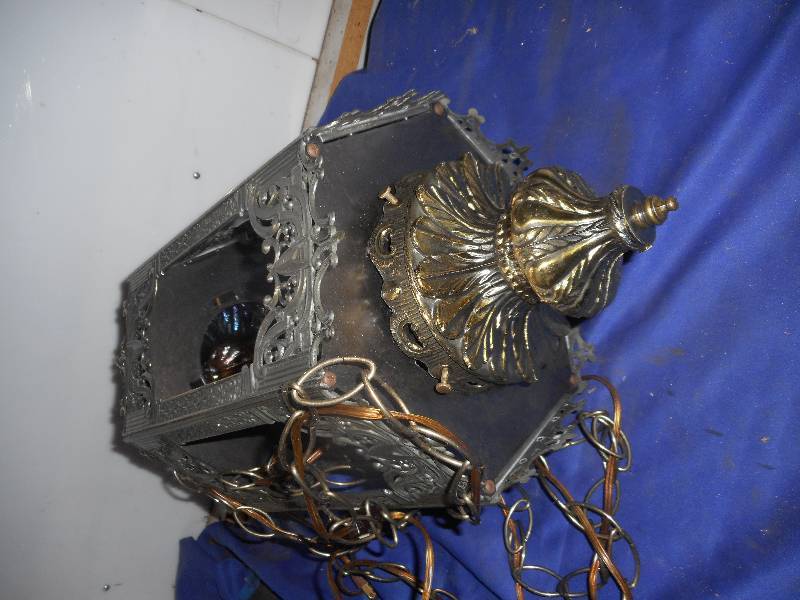 VINTAGE METAL HANGING LAMP