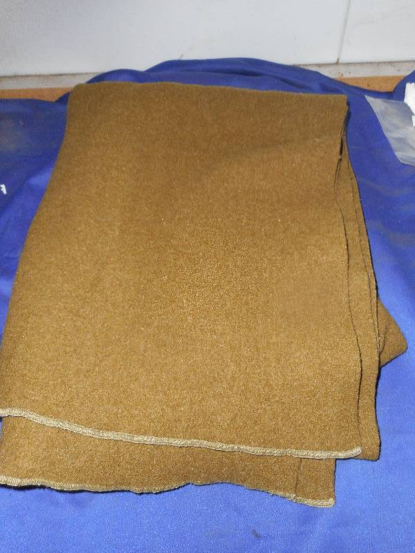 VINTAGE ARMY BLANKET