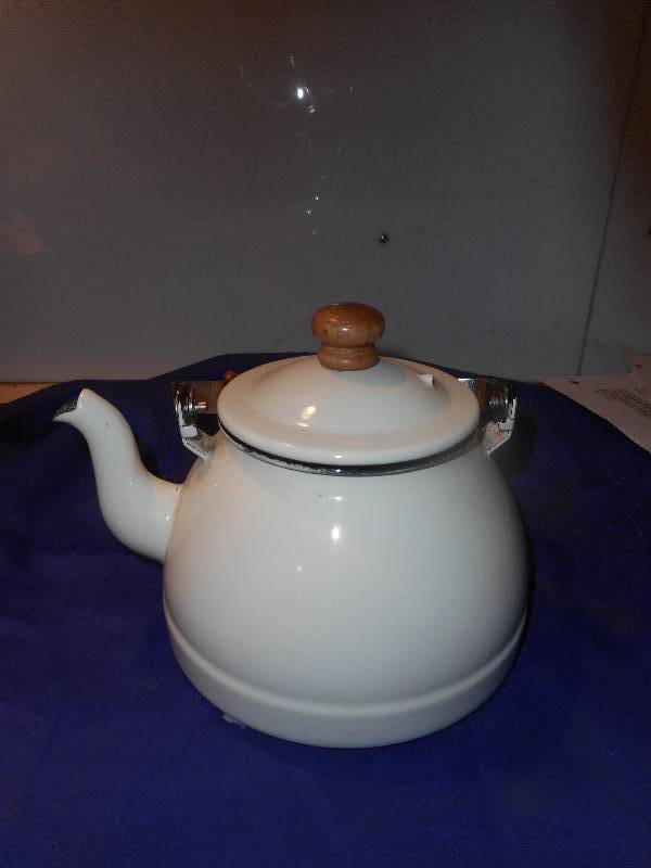 WHITE ENAMAL TEAPOT