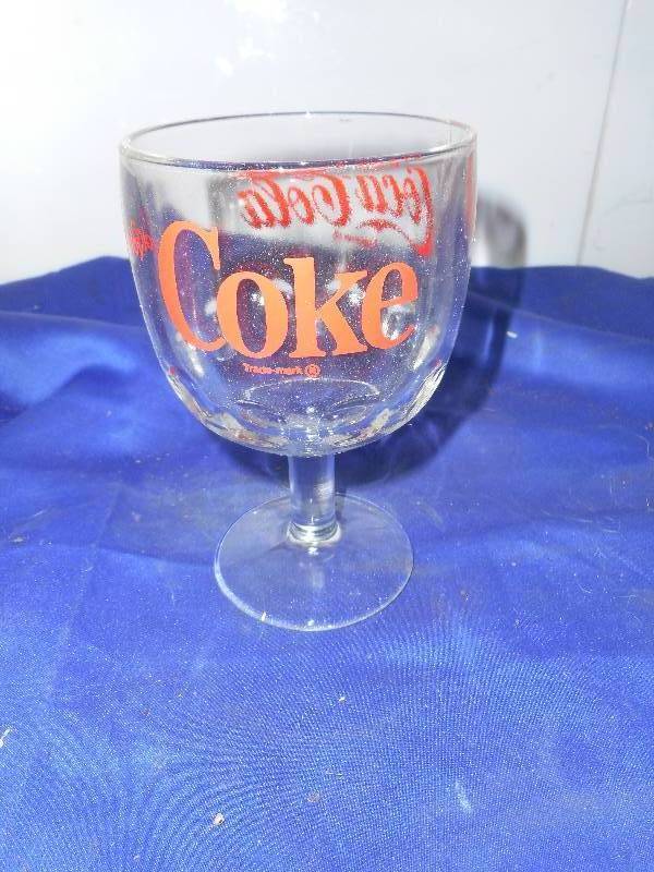 PEDISTAL COKE GLASS