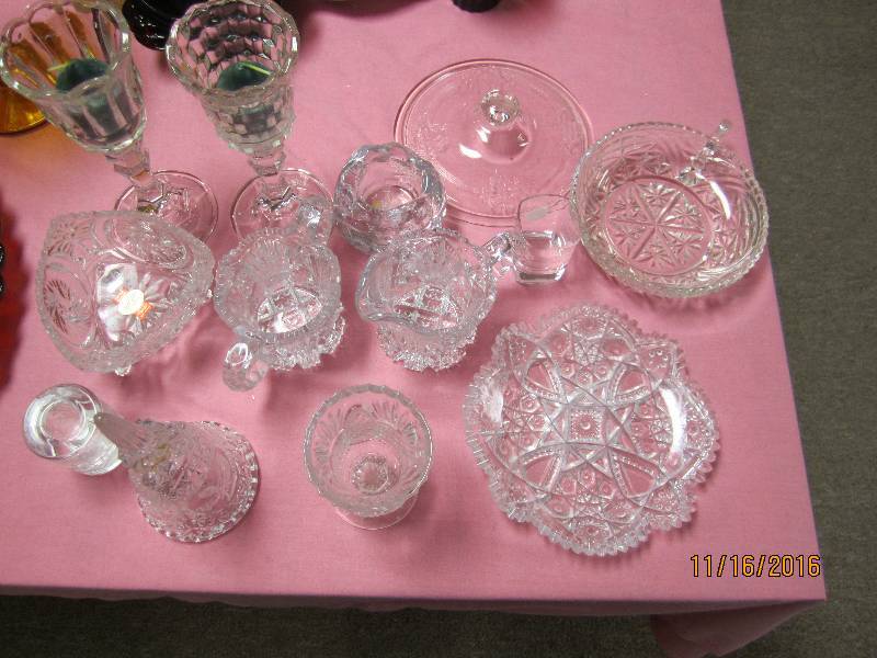Lot of crystal and glassware...