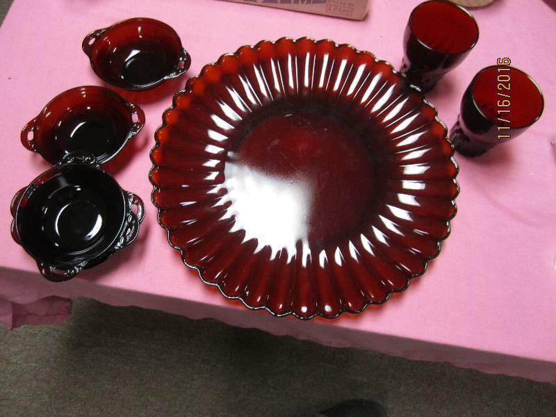 Lot of colored vintage glassware...
