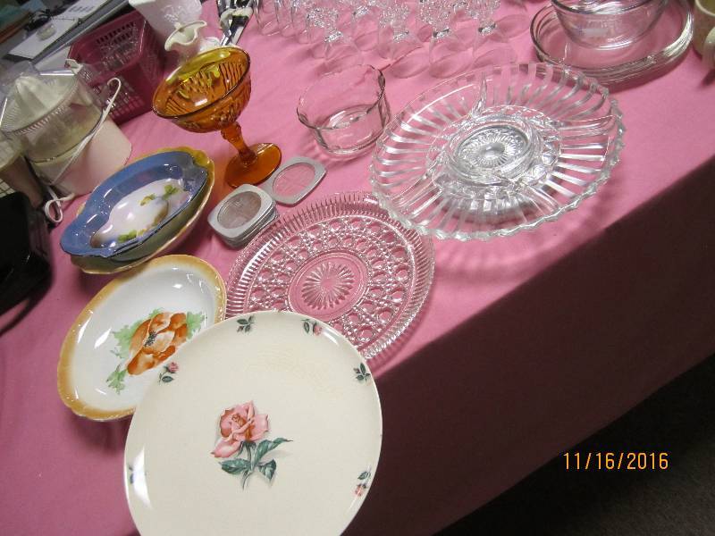 Lot of collector glassware and mugs...