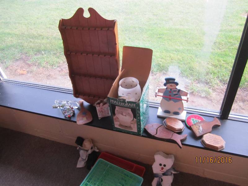 Lot of decorative items...