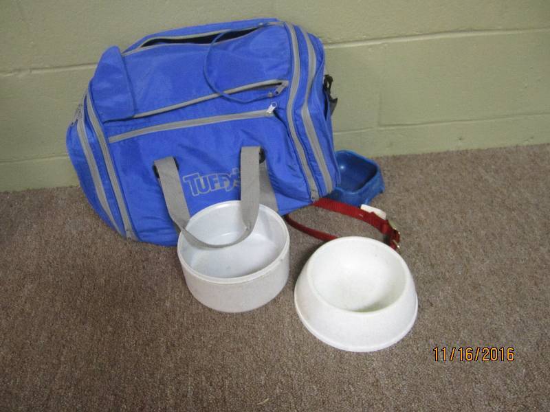 Lot of pet supplies and bag...