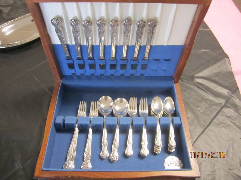 WM Rogers extra plate Magnolia se...