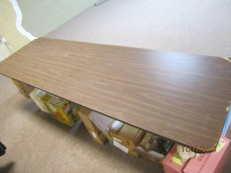 Adjustible height folding table 8 f...