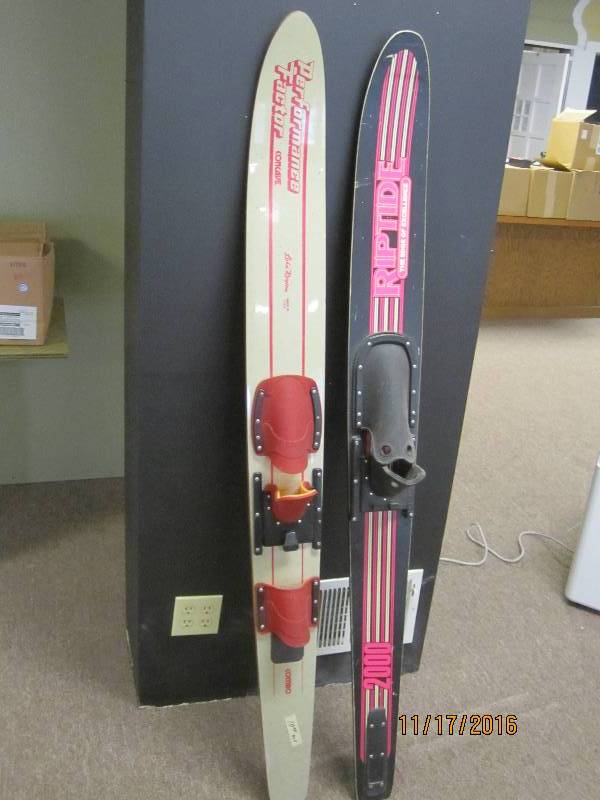 2 Water skiis...