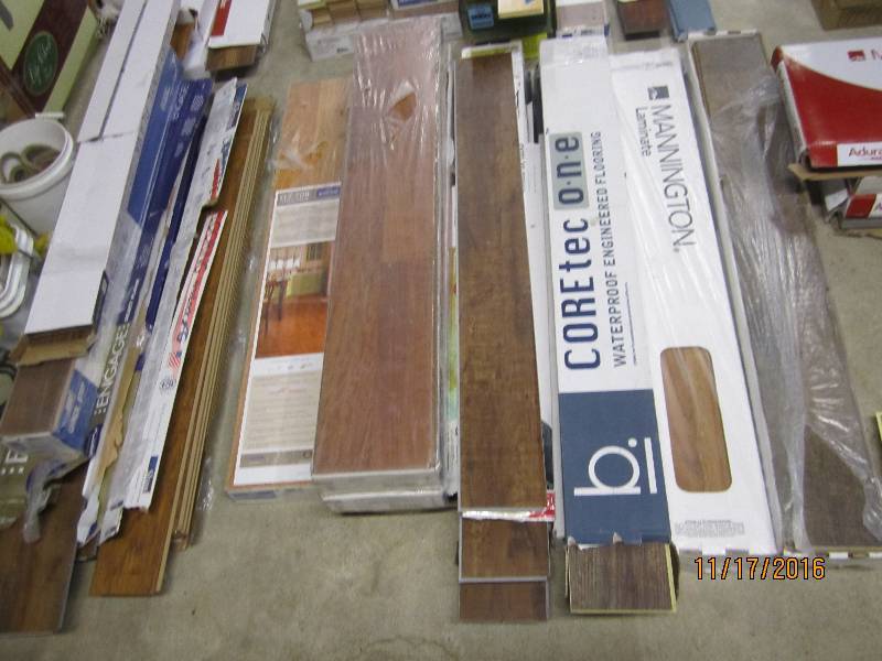 Lot of assorted laminate flooring...