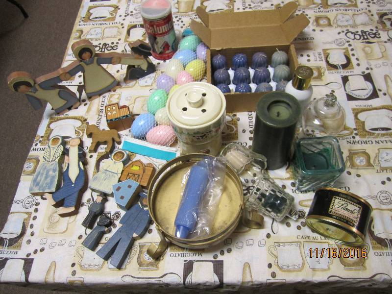 Lot of decorative items...