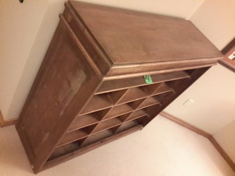 Large BookStorage Shelf.. Matches lot 1, but no roll doors