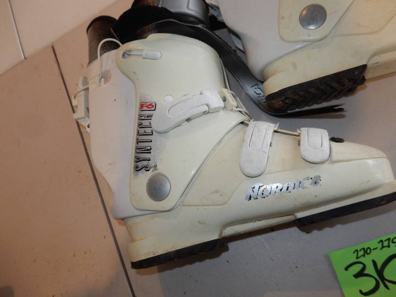 Pair of 220 - 275 Nordica, Syntech F6 Ski Boots