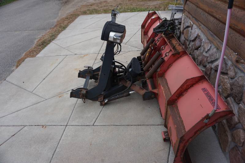 lot 3 image: Boss 8 Super Duty Snow Plow