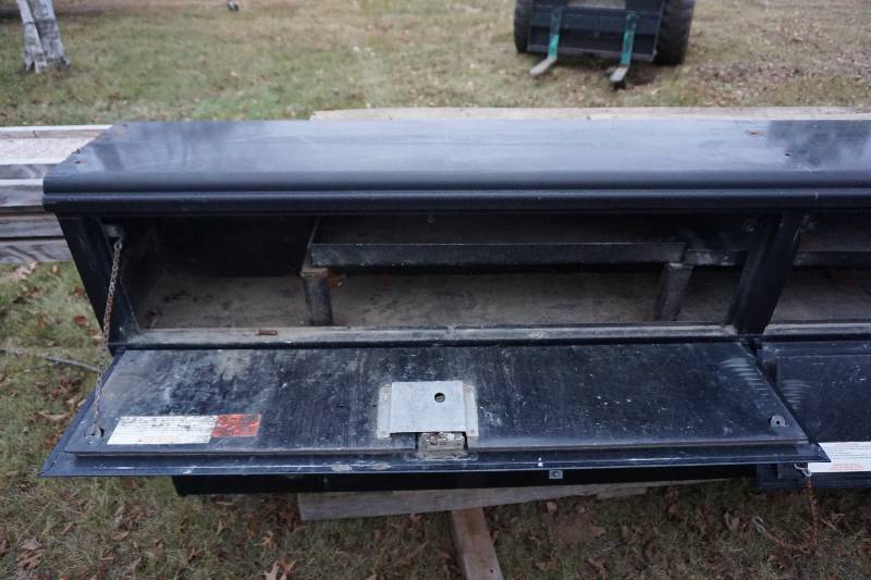 lot 10 image: Reading Model TM108B-T 8 Under Truck Bed 2 Door Tool Box