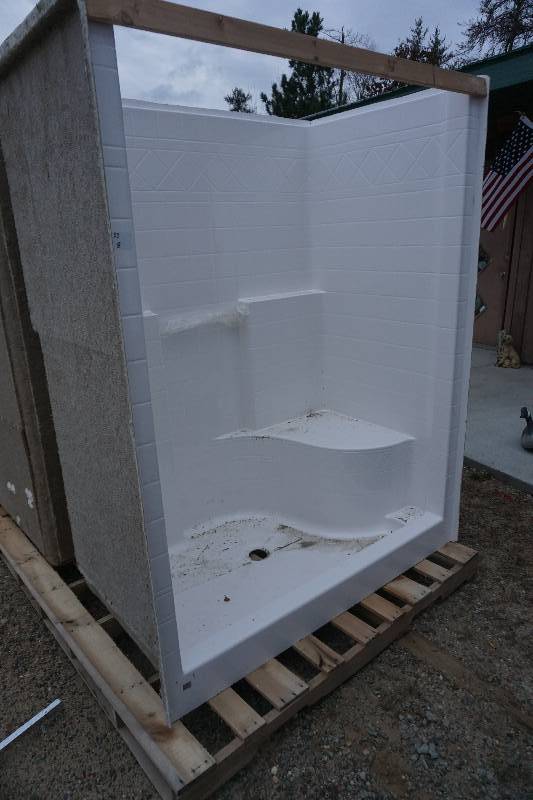 lot 9 image: White Fiberglass 60 x 35 Shower Unit With Diagonal Tile Pattern