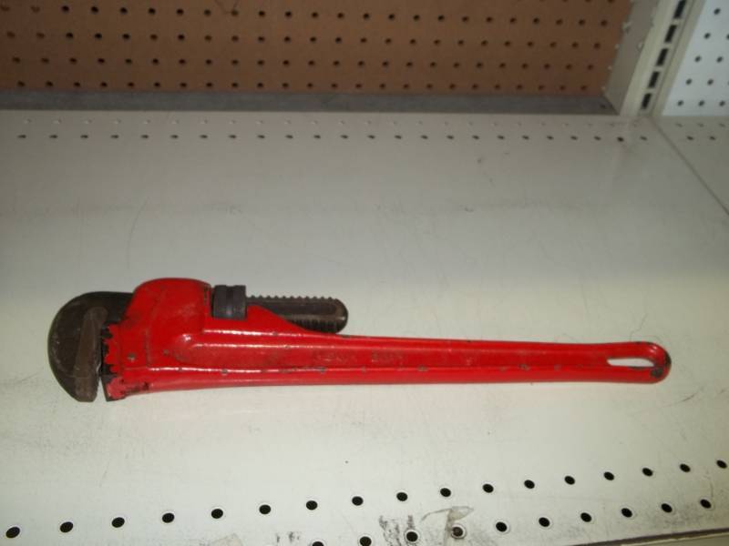 18 Pipe wrench