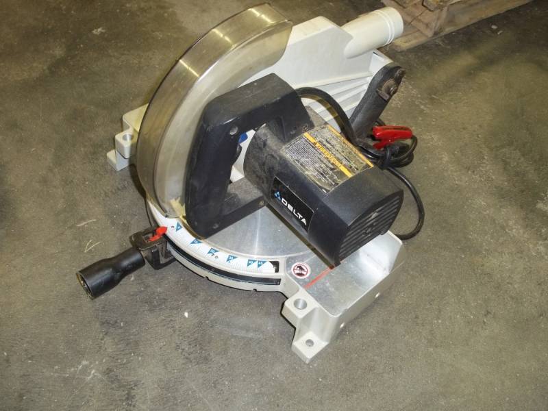 Delta MITRE Saw