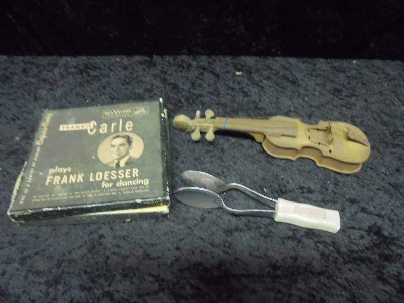lot 49 image: Lot - MetalWood Miniature Violin (toy), Records, Lawrence Welk Musical Spoon