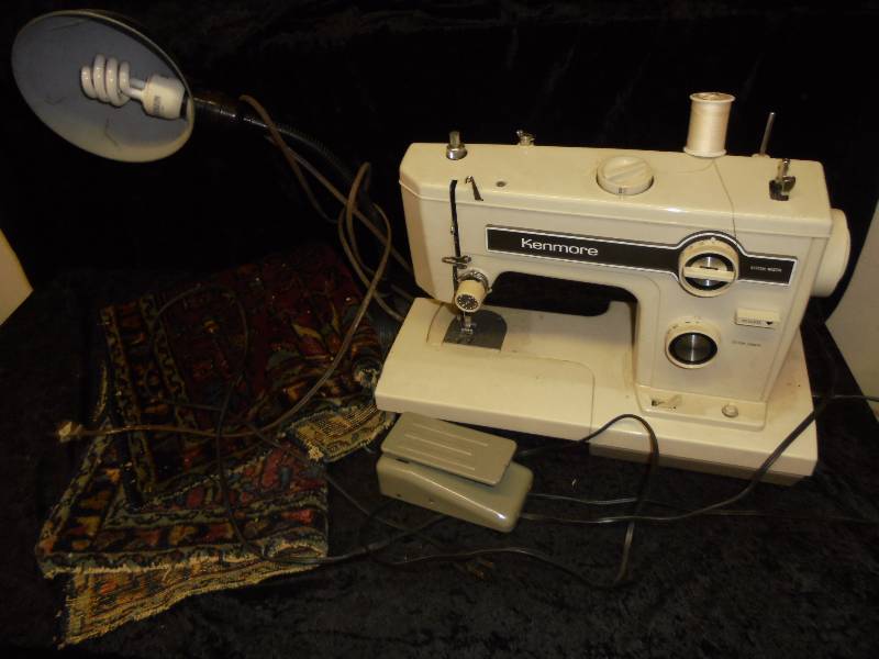 lot 58 image: Lot - Metal Desk Lamp, Kenmore Sewing Machine, Tapestry
