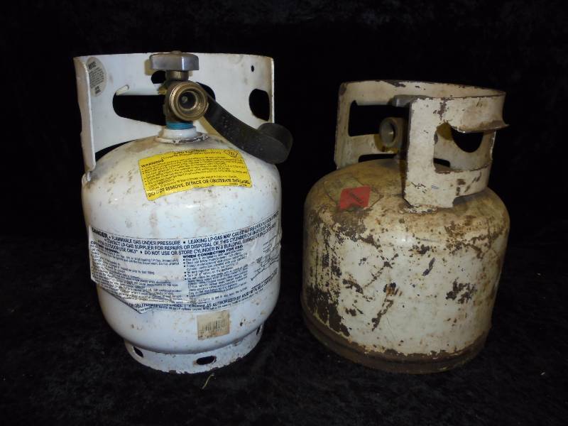 lot 72 image: Pair - 5lb Propane Tanks