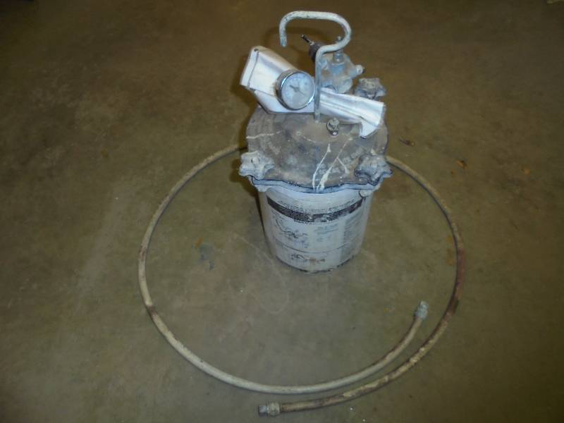 lot 80 image: Speedaire Paint Pot