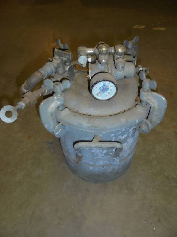 lot 81 image: Pressured Steel Tank