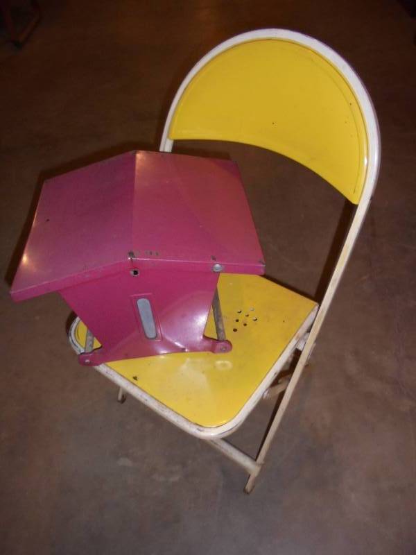 lot 95 image: Red Metal Feeder & Yellow Folding Metal Chair