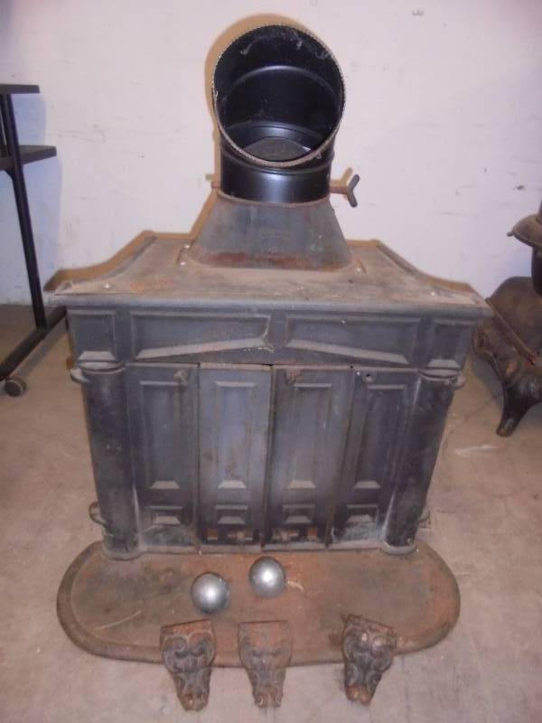 lot 3 image: Hearth Craft Parlor Stove, Spain, 43x43x22