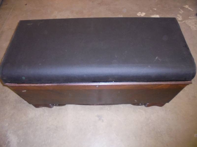 lot 14 image: Cedar Chest 21x43x18