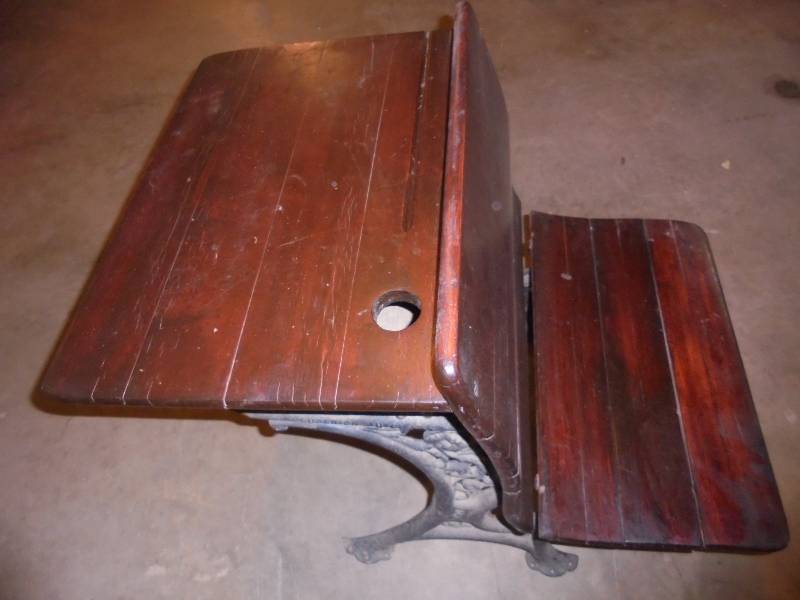 lot 17 image: Vintage School Desk, 32x24x25