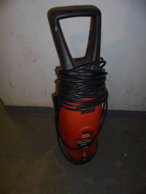 lot 23 image: BlackDecker Pressure Washer, 13amp, no wand
