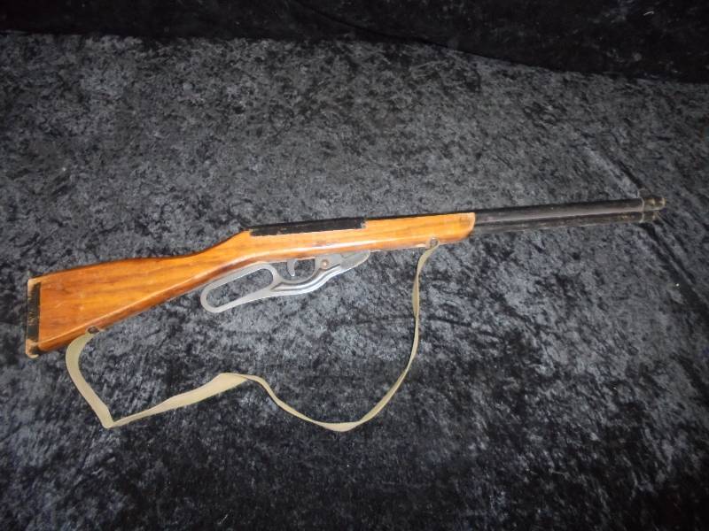 lot 27 image: Good ol Fashion Play Gun, 25L