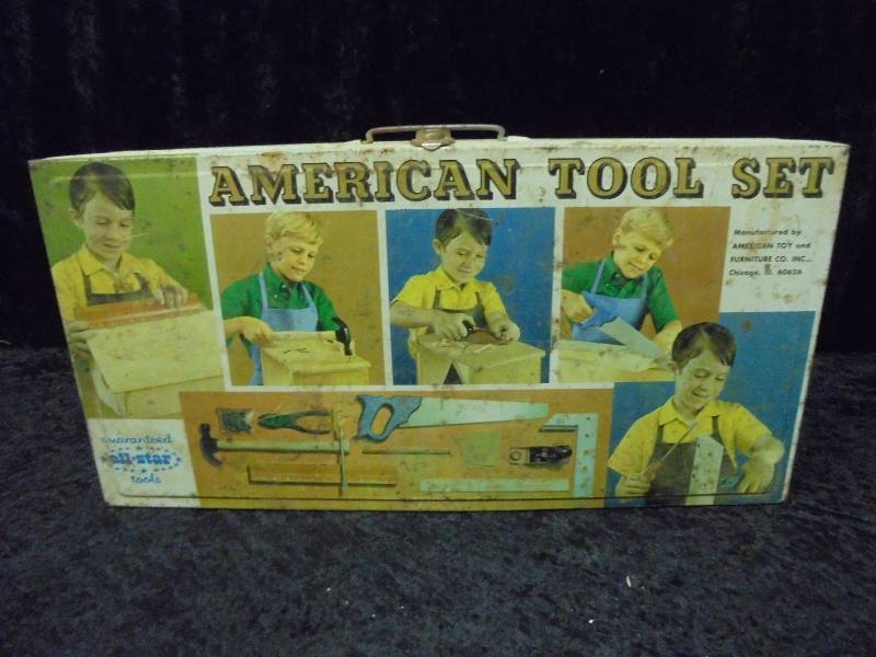 lot 34 image: Vintage American Tool Set Metal Case wcontent
