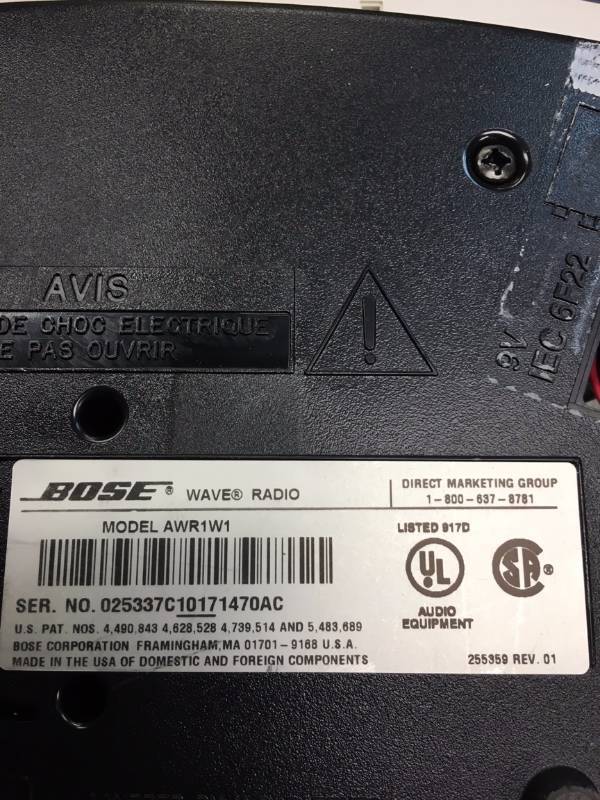 lot 32 image: Bose Wave Radio