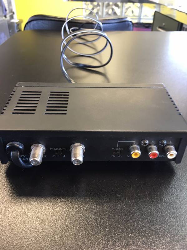 lot 43 image: Radio Shack RF Modulator