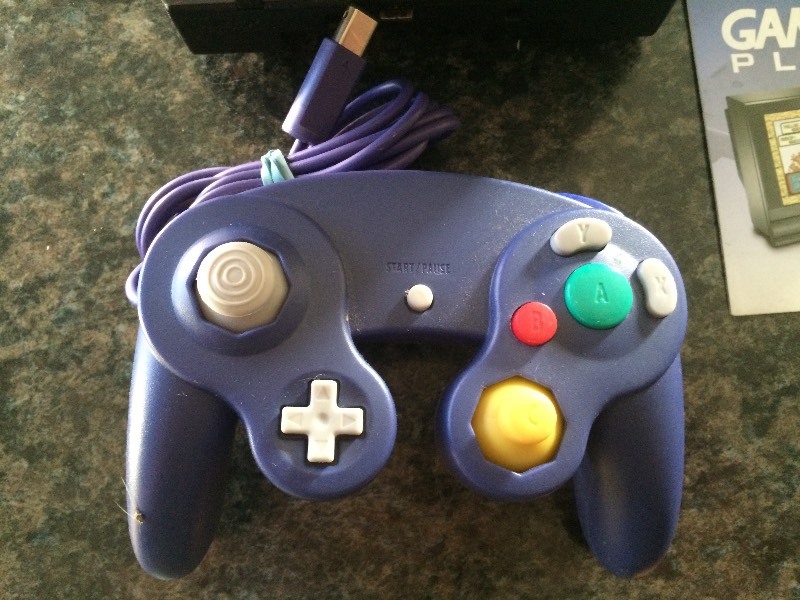lot 1 image: NINTENDO GAME CUBE  CONTROLLER