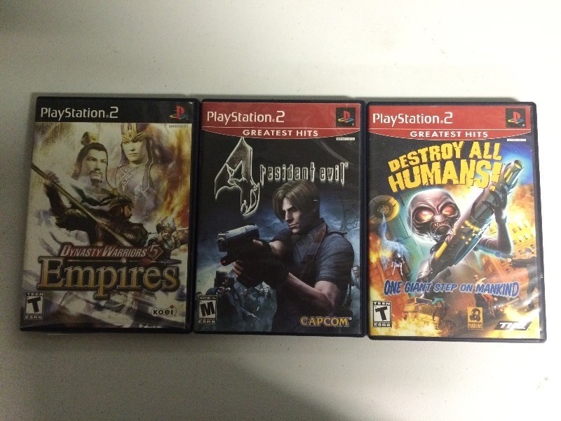 lot 18 image: 3 PLAYSTATION 2 GAMES - RESIDENT EVIL