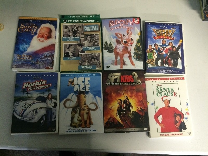 lot 76 image: DVDS - 8 CHILDRENS