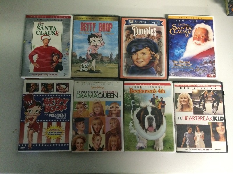 lot 77 image: DVDS - 8 CHILDRENS