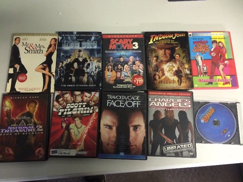 lot 85 image: DVDS - 10 COMEDY