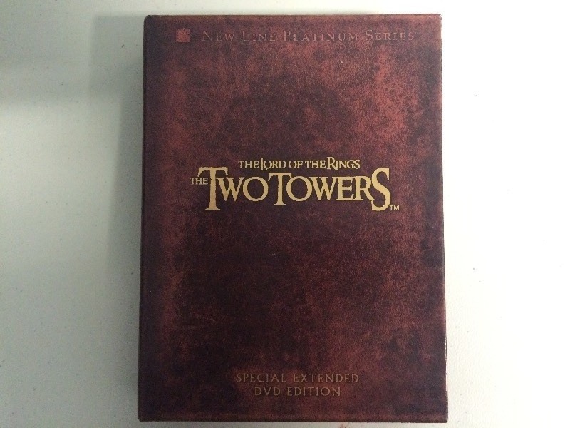 lot 50 image: DVDS - THE LORD OF THE RINGS - THE TWO TOWERS