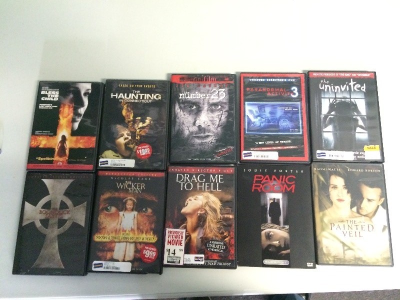 lot 65 image: DVDS - 10 HORROR