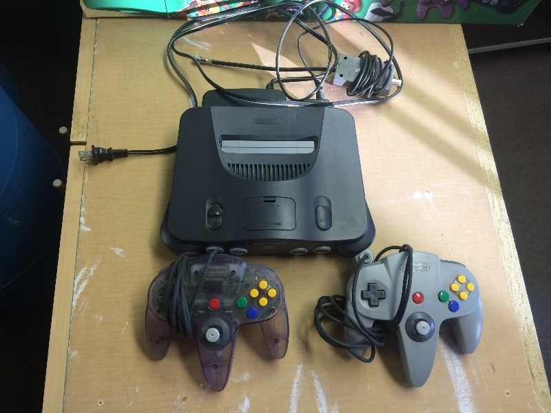 lot 2 image: NINTENDO 64 CONSOLE CONTROLLERS WITH BOX PURPLE CONTROLLER